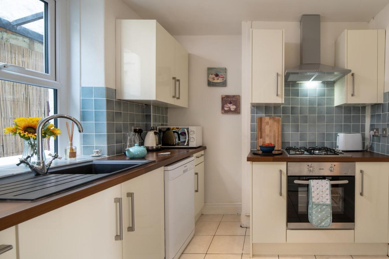 Windy Ridge Terrace With Beautiful Sea Views, North Wales Coast Villa Old Colwyn Exteriör bild