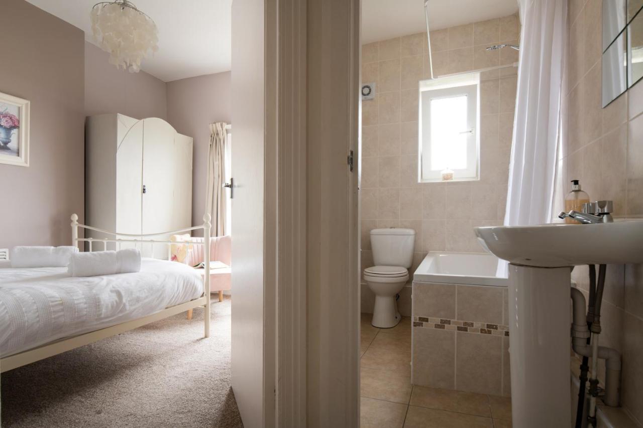 Windy Ridge Terrace With Beautiful Sea Views, North Wales Coast Villa Old Colwyn Exteriör bild